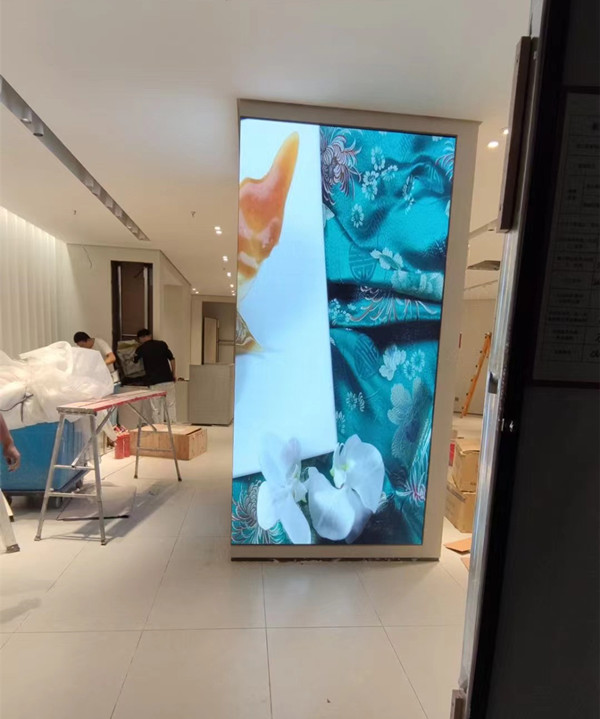 阿勒泰地商场门店转角LED显示屏